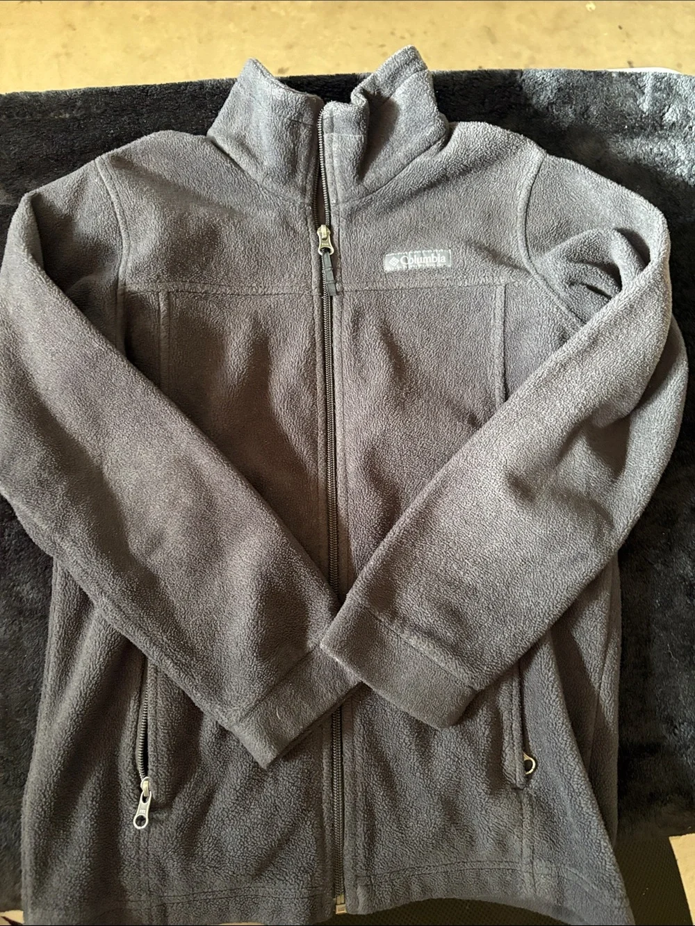 Columbia sweater size m 10-12 unisex
